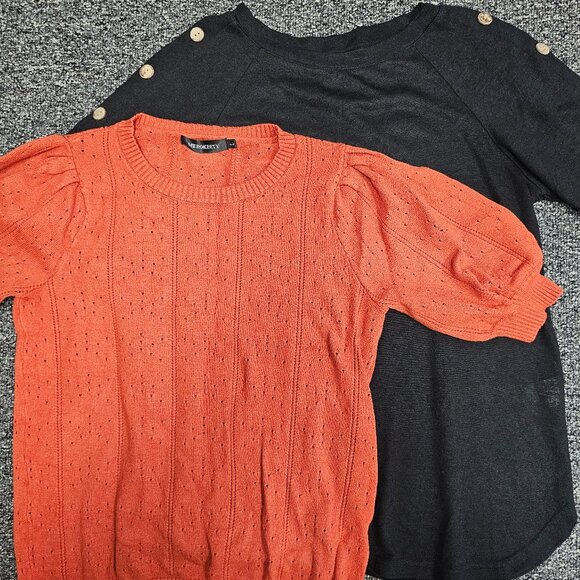 BUNDLE OF 2- Short Sleeve Sweaters- Sz Large - Picture 1 of 8